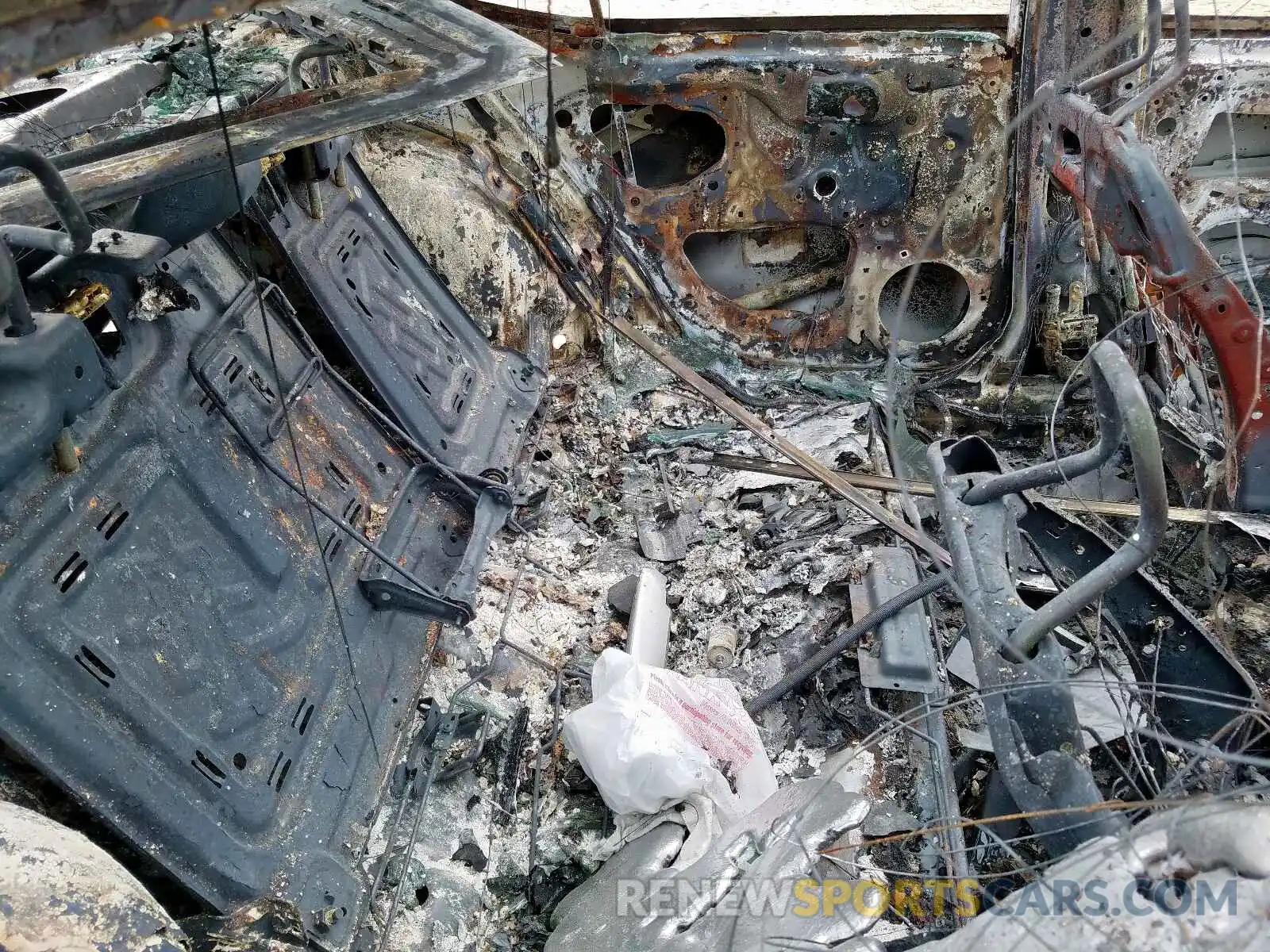 6 Photograph of a damaged car 4T1B61HK5KU805471 TOYOTA CAMRY 2019