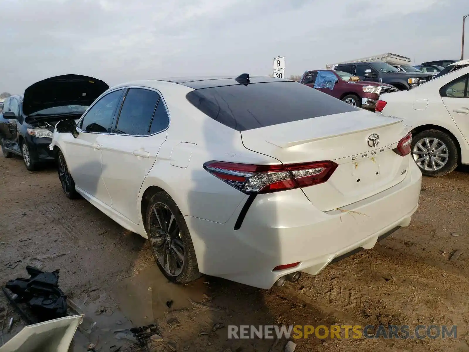 3 Photograph of a damaged car 4T1B61HK5KU811688 TOYOTA CAMRY 2019