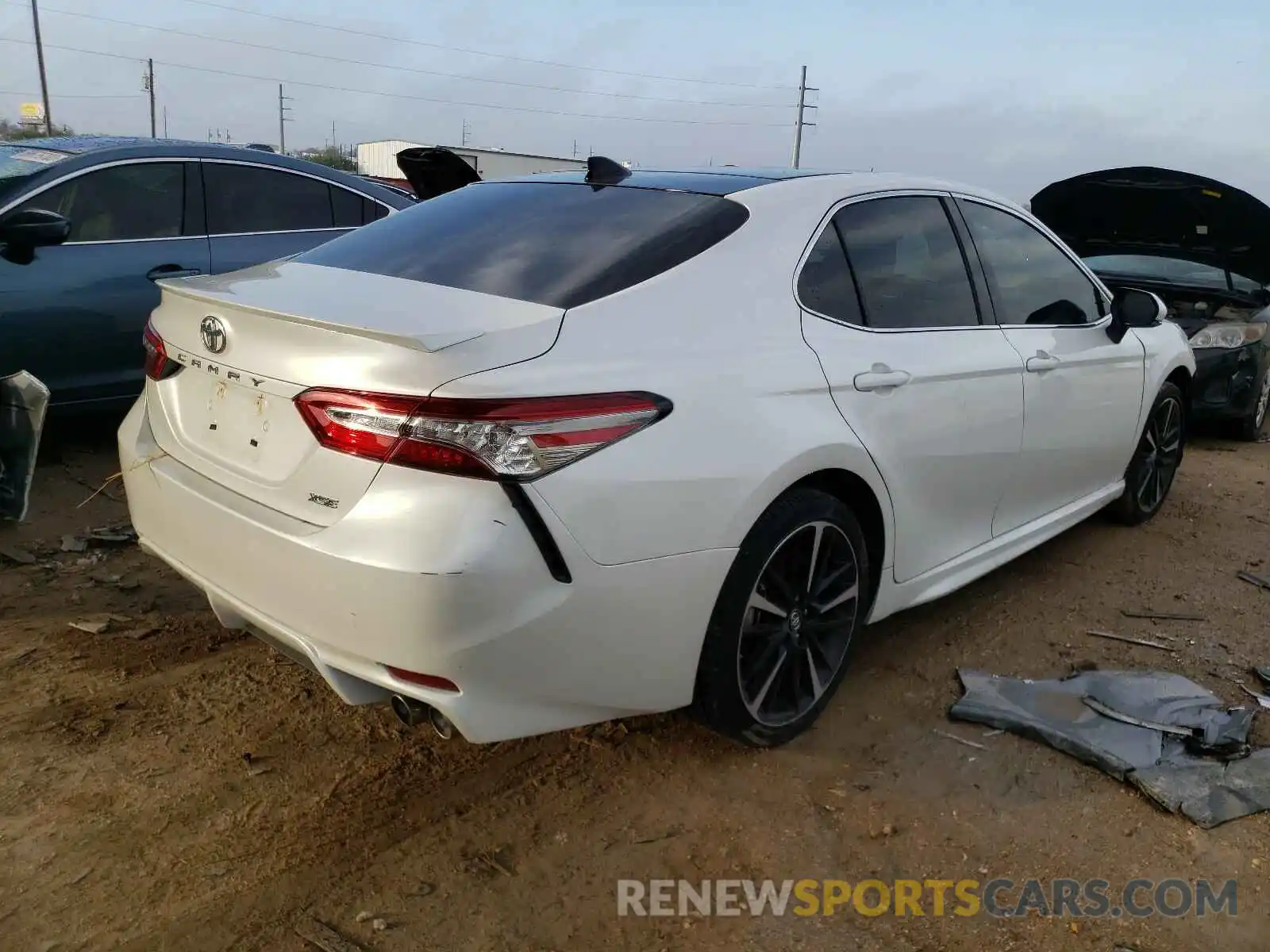 4 Photograph of a damaged car 4T1B61HK5KU811688 TOYOTA CAMRY 2019