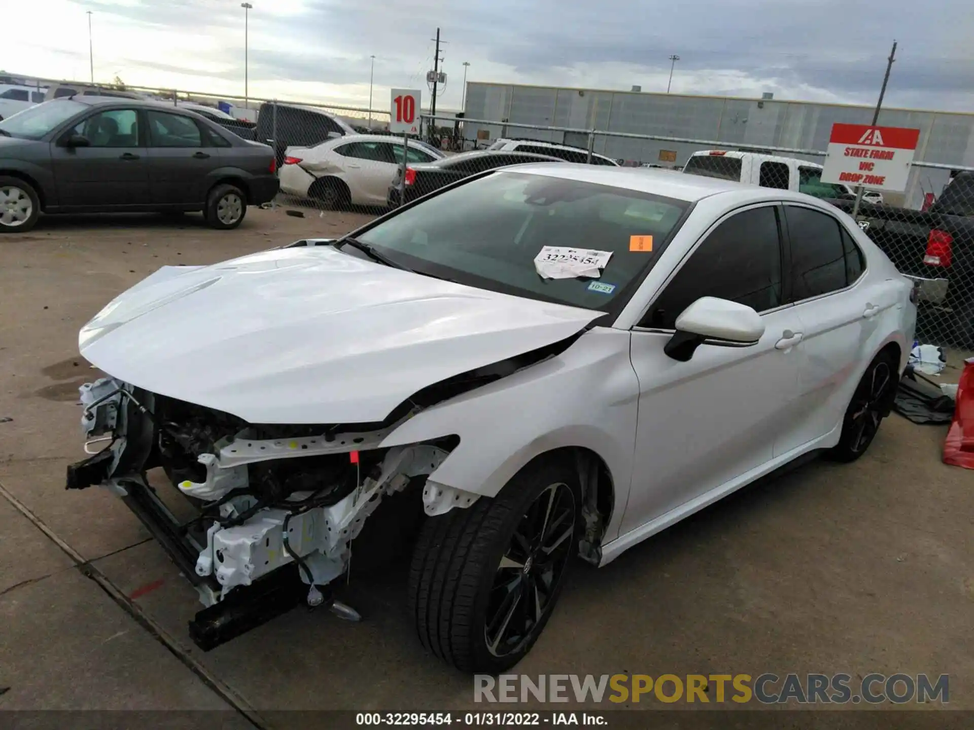 2 Photograph of a damaged car 4T1B61HK5KU813506 TOYOTA CAMRY 2019