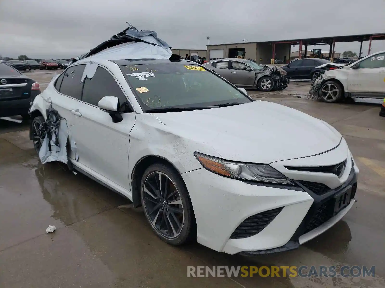 1 Photograph of a damaged car 4T1B61HK5KU814087 TOYOTA CAMRY 2019