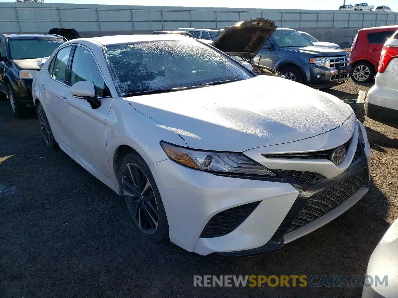 1 Photograph of a damaged car 4T1B61HK5KU828555 TOYOTA CAMRY 2019