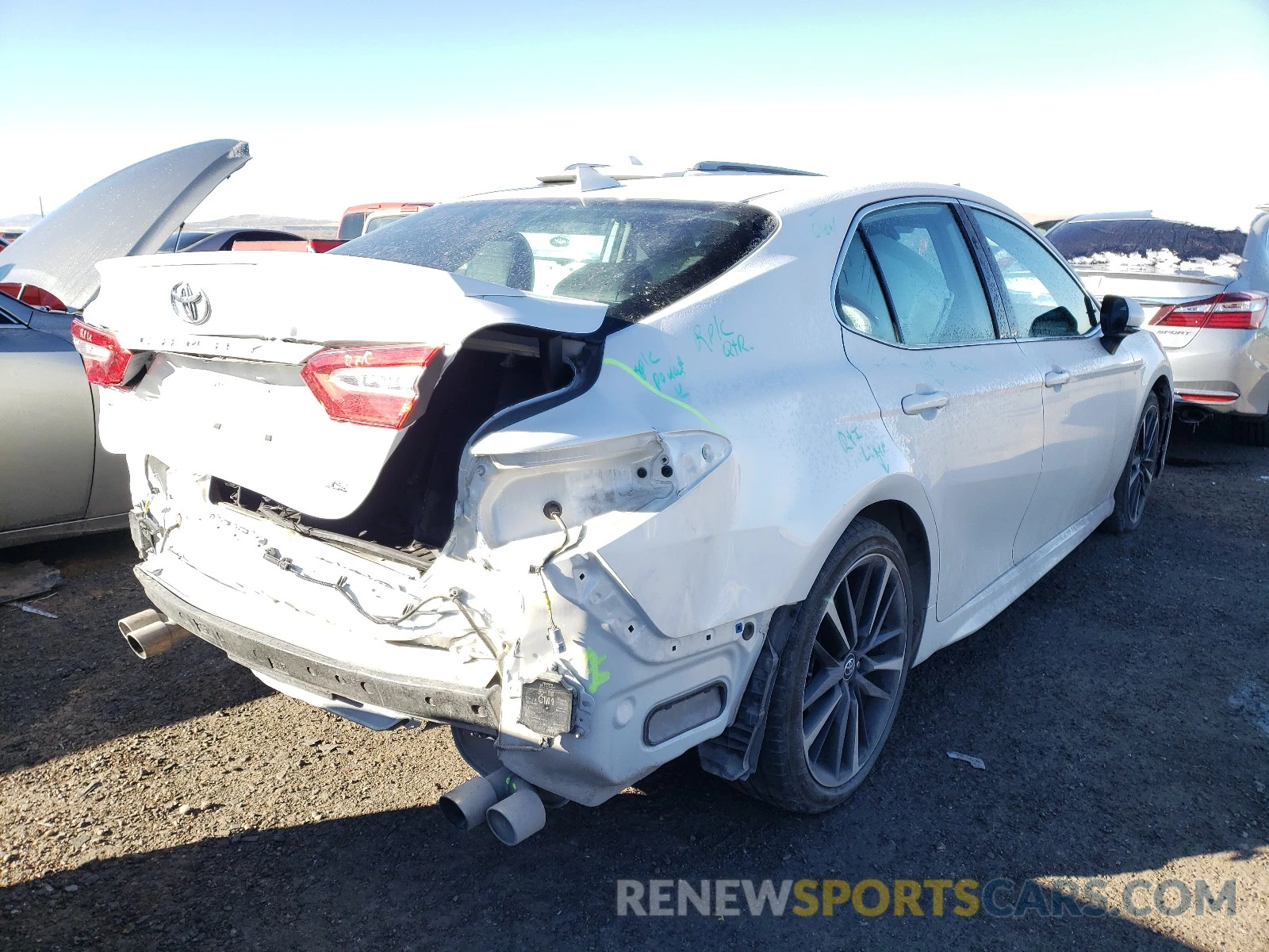 4 Photograph of a damaged car 4T1B61HK5KU828555 TOYOTA CAMRY 2019