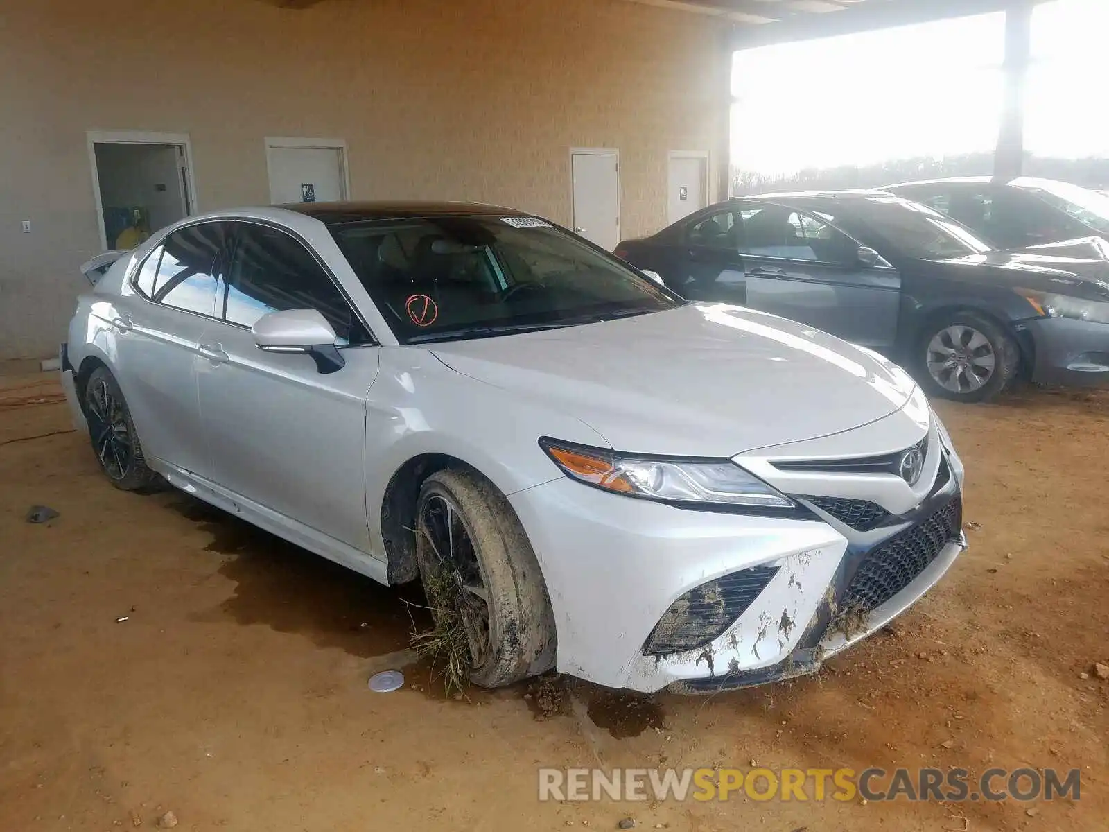 1 Photograph of a damaged car 4T1B61HK5KU840804 TOYOTA CAMRY 2019