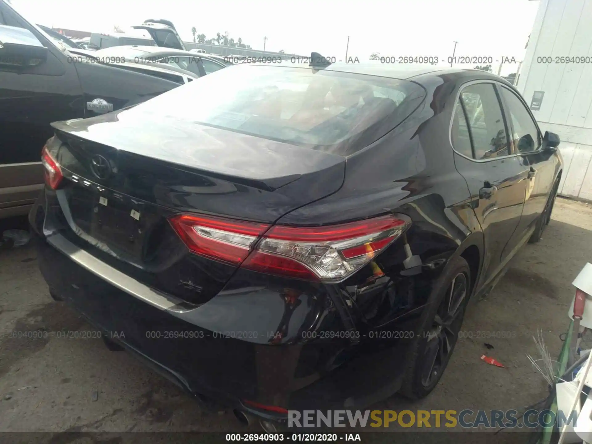 4 Photograph of a damaged car 4T1B61HK5KU841127 TOYOTA CAMRY 2019