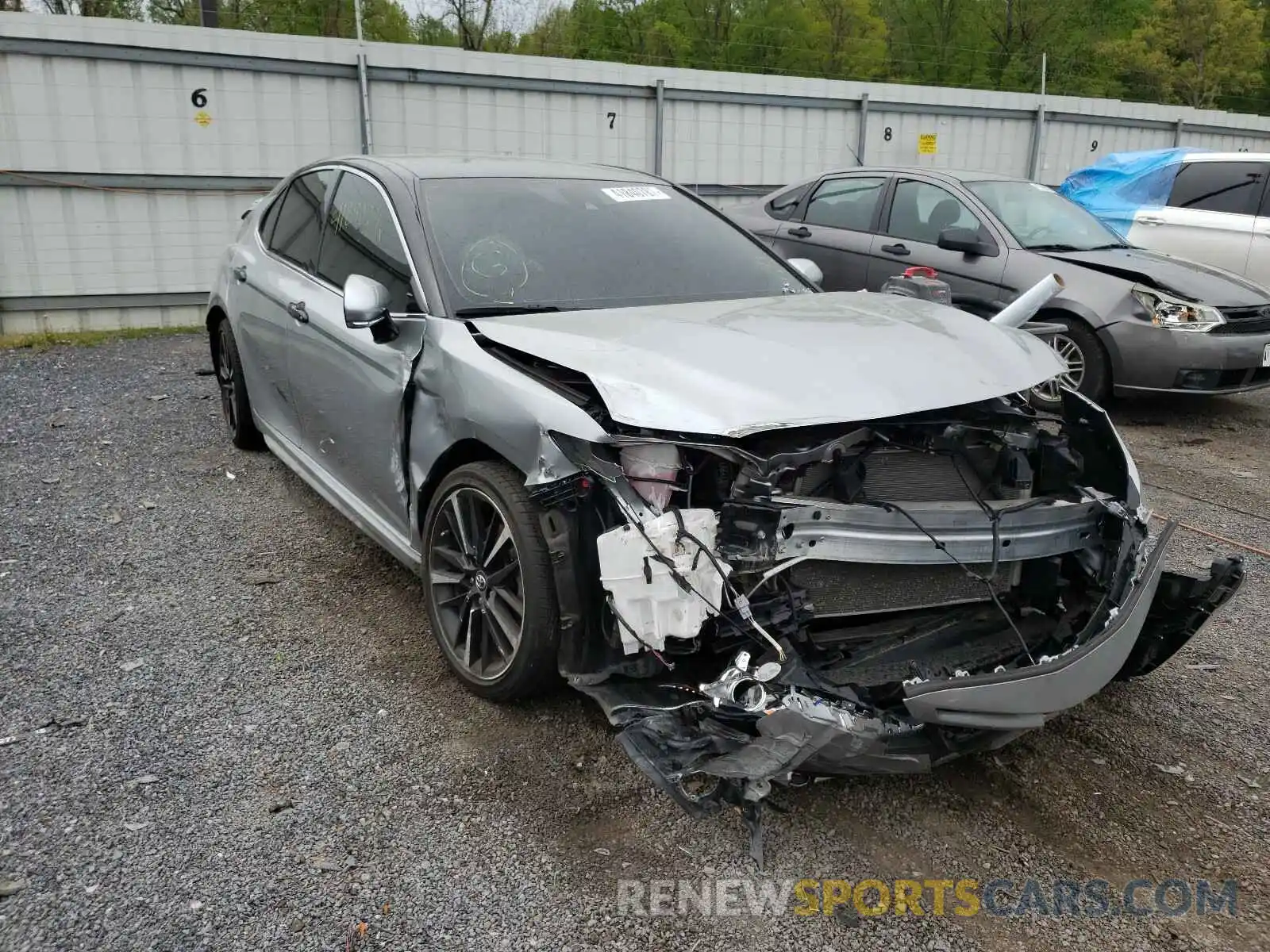 1 Photograph of a damaged car 4T1B61HK5KU841502 TOYOTA CAMRY 2019