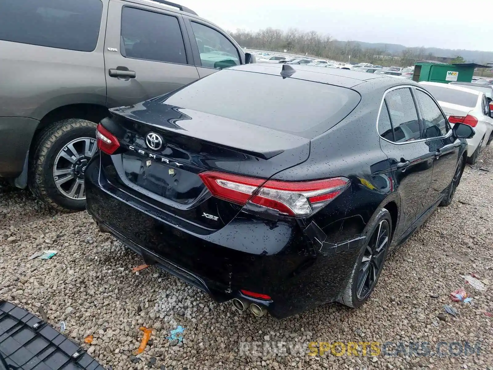 4 Photograph of a damaged car 4T1B61HK6KU159910 TOYOTA CAMRY 2019