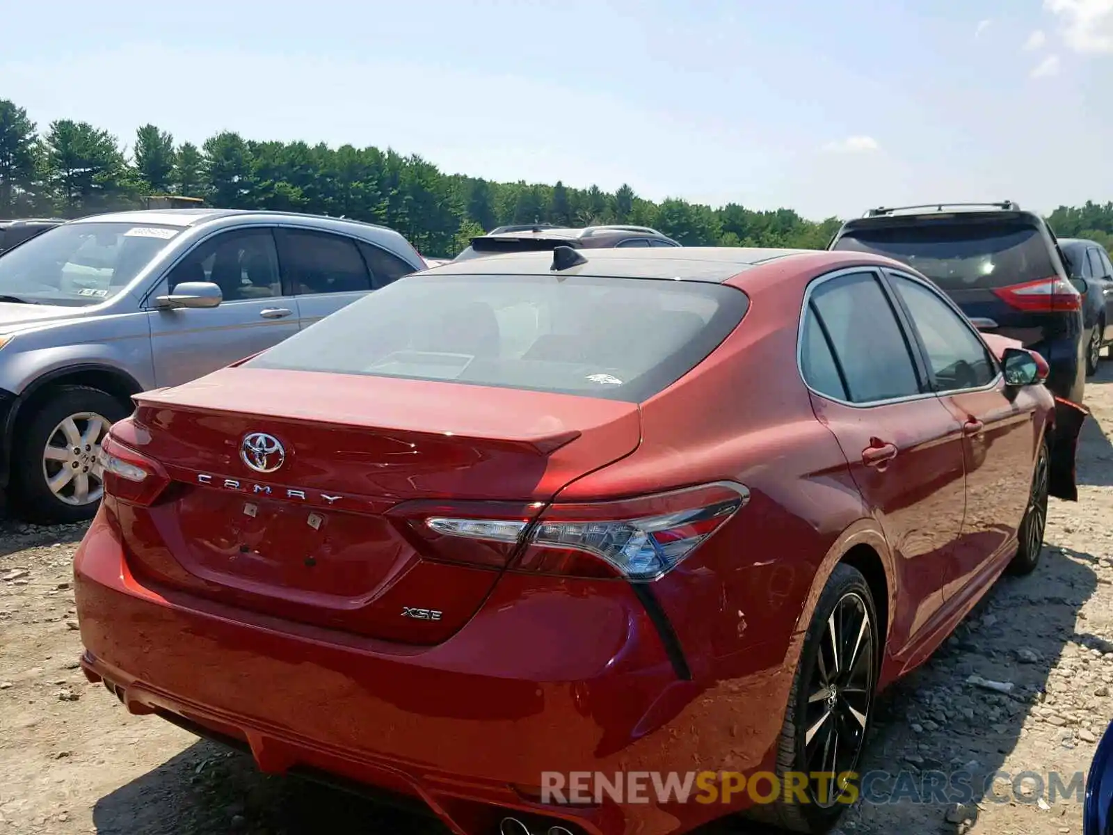 4 Photograph of a damaged car 4T1B61HK6KU159969 TOYOTA CAMRY 2019