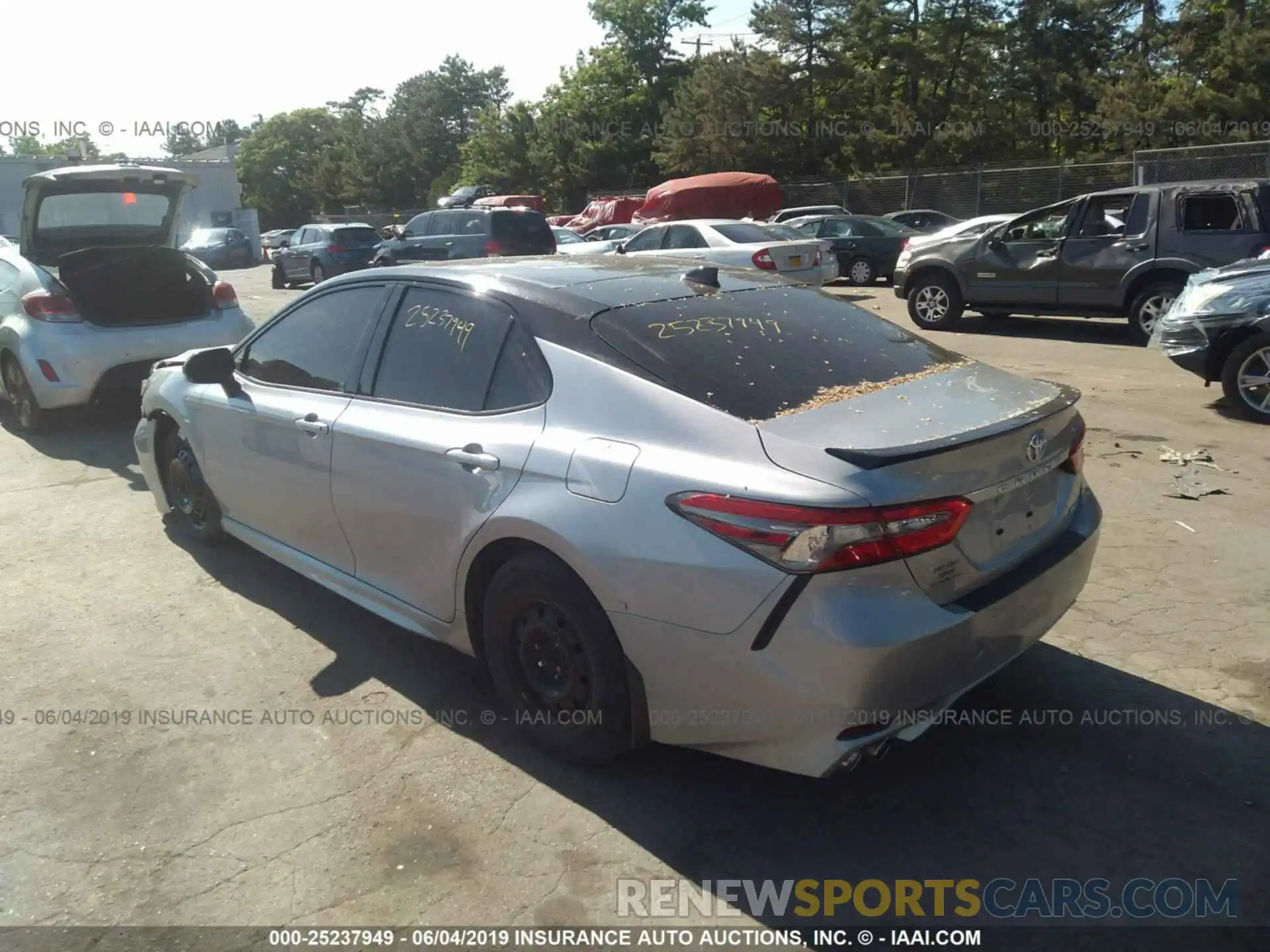 3 Photograph of a damaged car 4T1B61HK6KU163259 TOYOTA CAMRY 2019