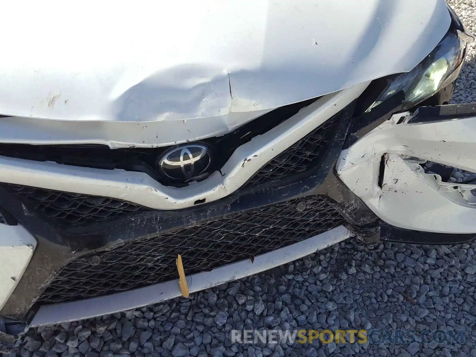 9 Photograph of a damaged car 4T1B61HK6KU169448 TOYOTA CAMRY 2019