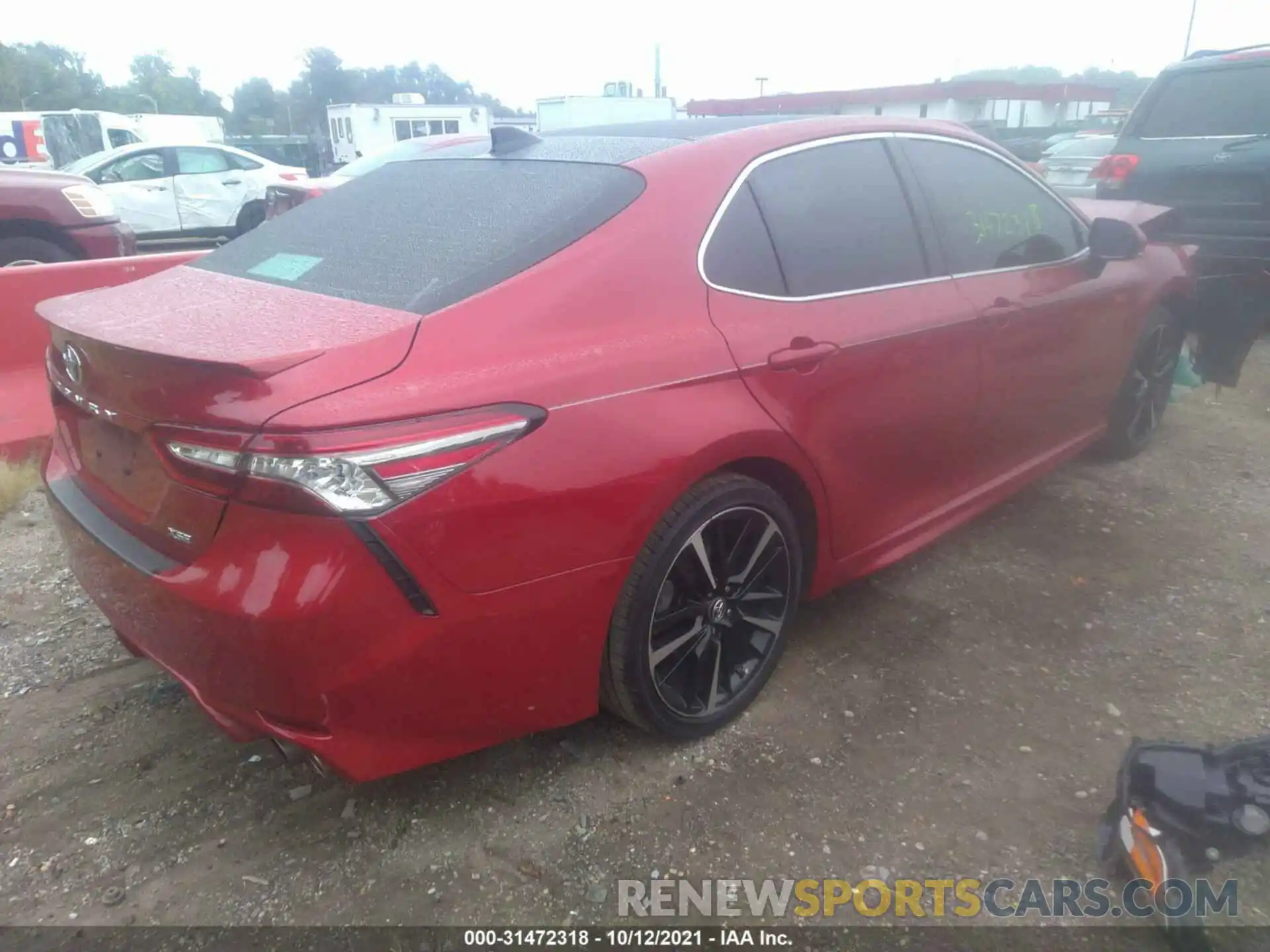 4 Photograph of a damaged car 4T1B61HK6KU172074 TOYOTA CAMRY 2019