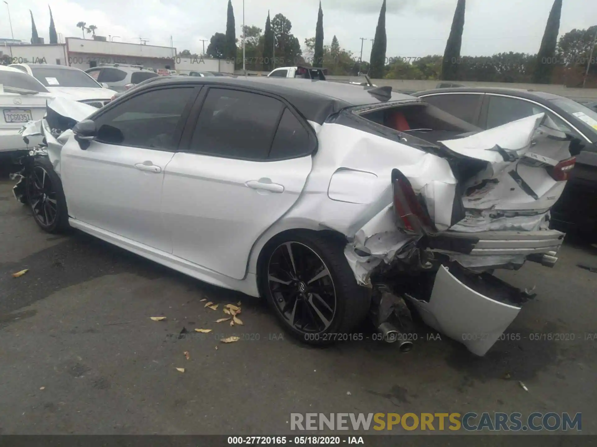 3 Photograph of a damaged car 4T1B61HK6KU173516 TOYOTA CAMRY 2019