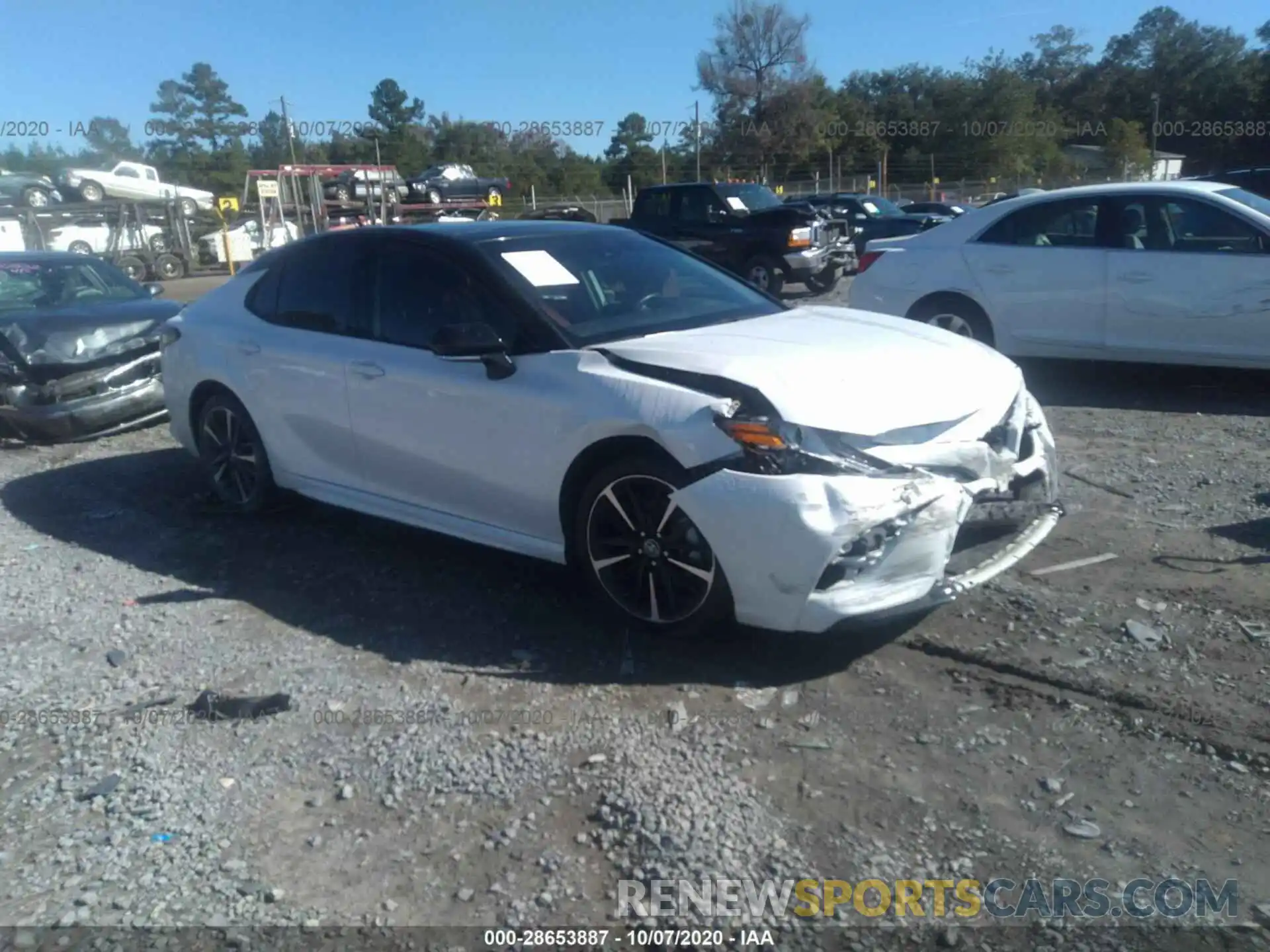 1 Photograph of a damaged car 4T1B61HK6KU180482 TOYOTA CAMRY 2019