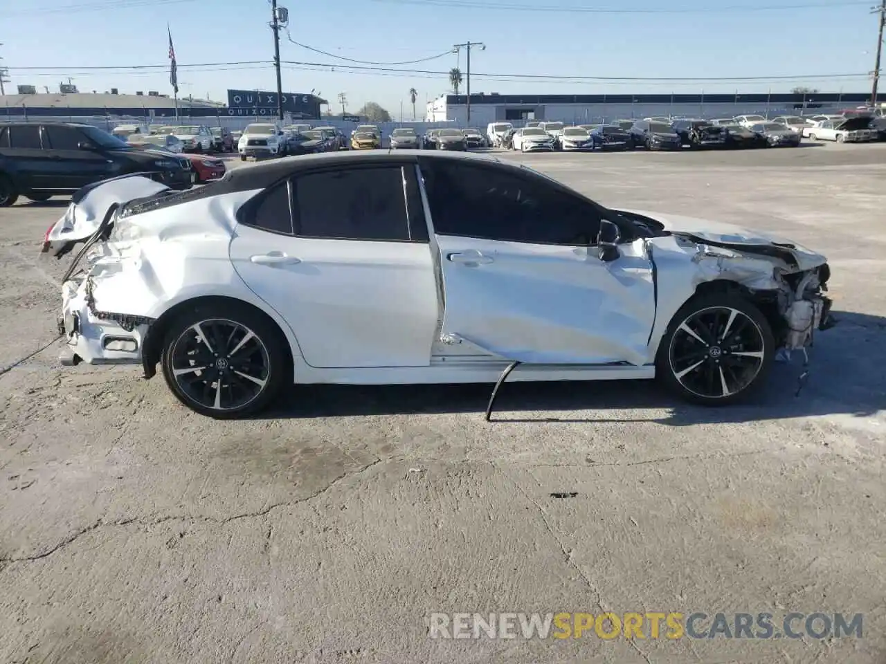 9 Photograph of a damaged car 4T1B61HK6KU180630 TOYOTA CAMRY 2019