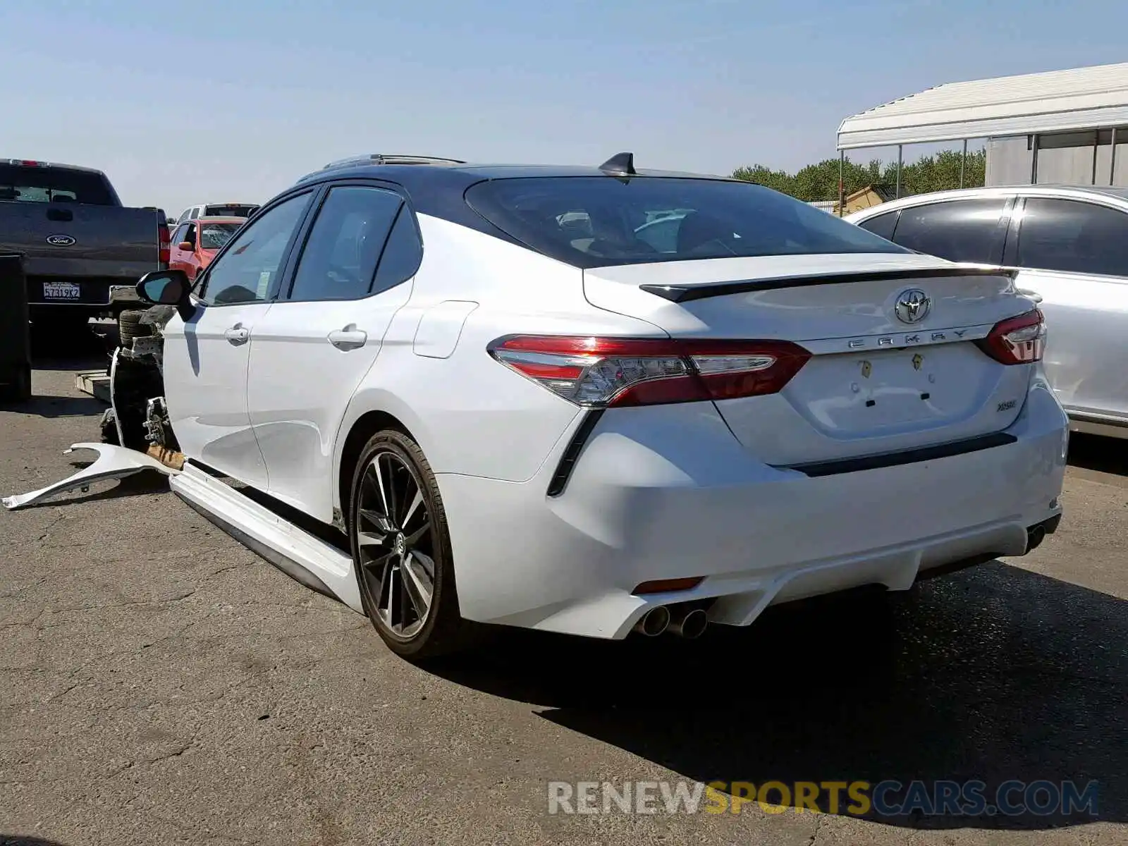 3 Photograph of a damaged car 4T1B61HK6KU188050 TOYOTA CAMRY 2019