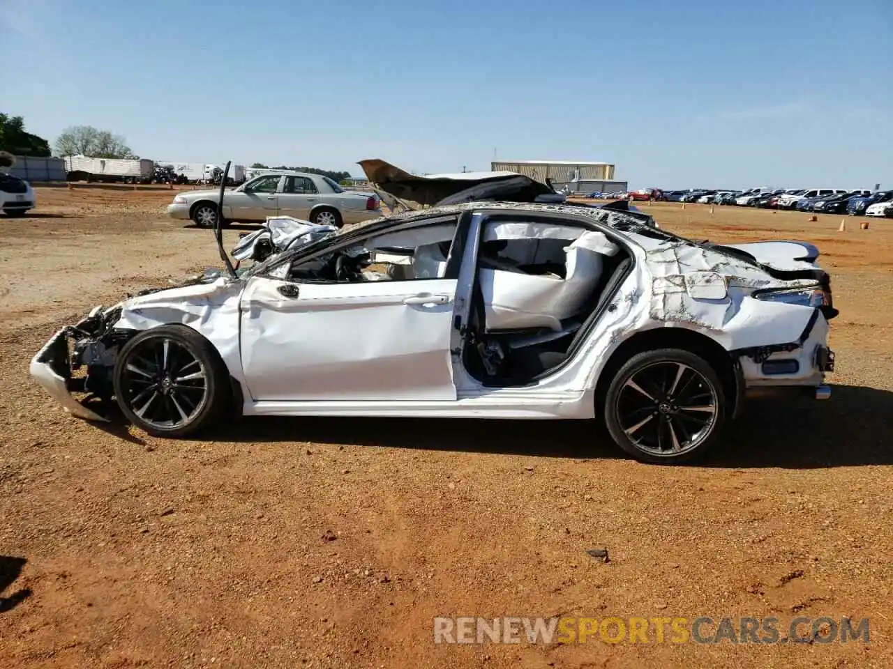 9 Photograph of a damaged car 4T1B61HK6KU197752 TOYOTA CAMRY 2019