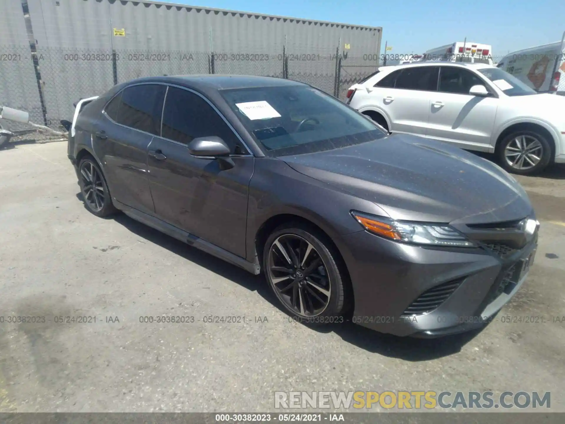 1 Photograph of a damaged car 4T1B61HK6KU198139 TOYOTA CAMRY 2019