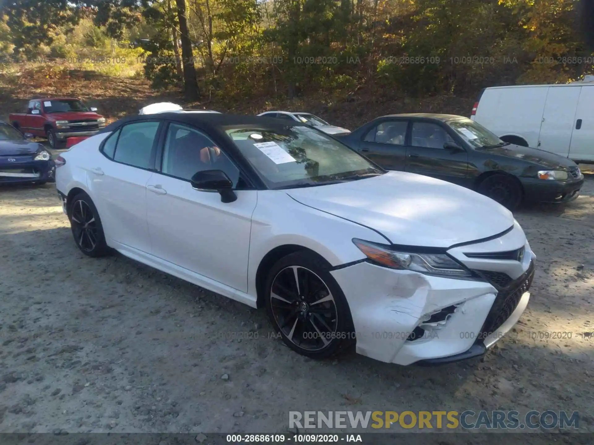 1 Photograph of a damaged car 4T1B61HK6KU198934 TOYOTA CAMRY 2019