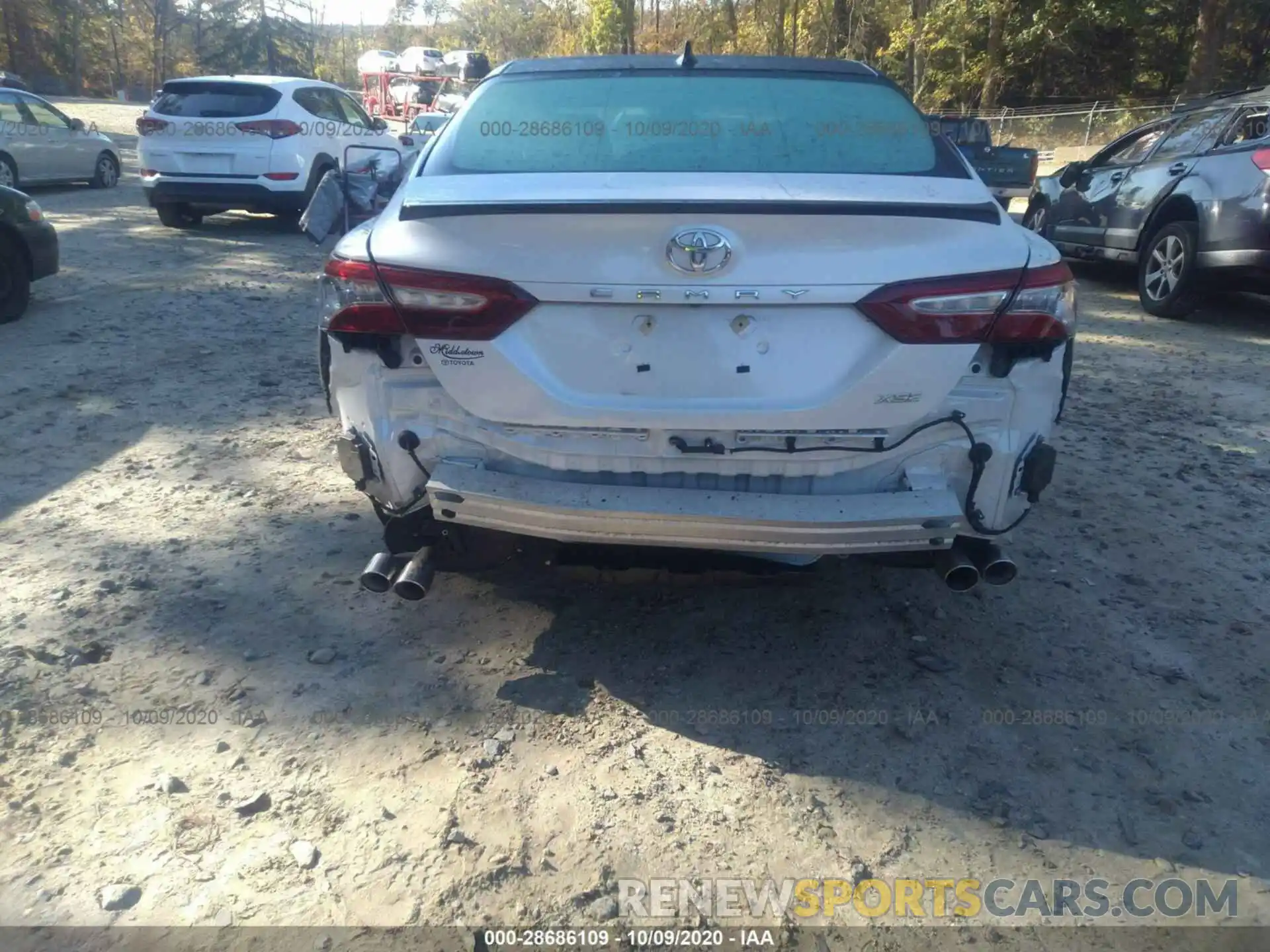 6 Photograph of a damaged car 4T1B61HK6KU198934 TOYOTA CAMRY 2019