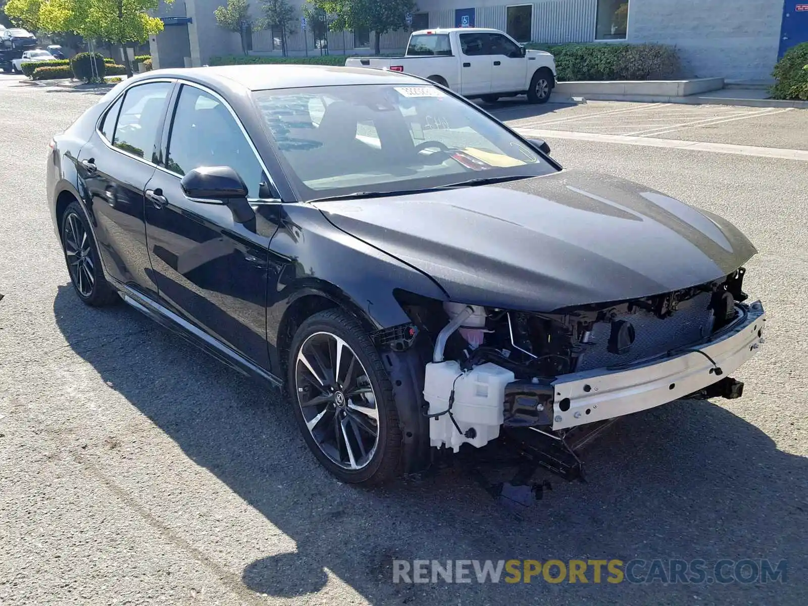 1 Photograph of a damaged car 4T1B61HK6KU198982 TOYOTA CAMRY 2019