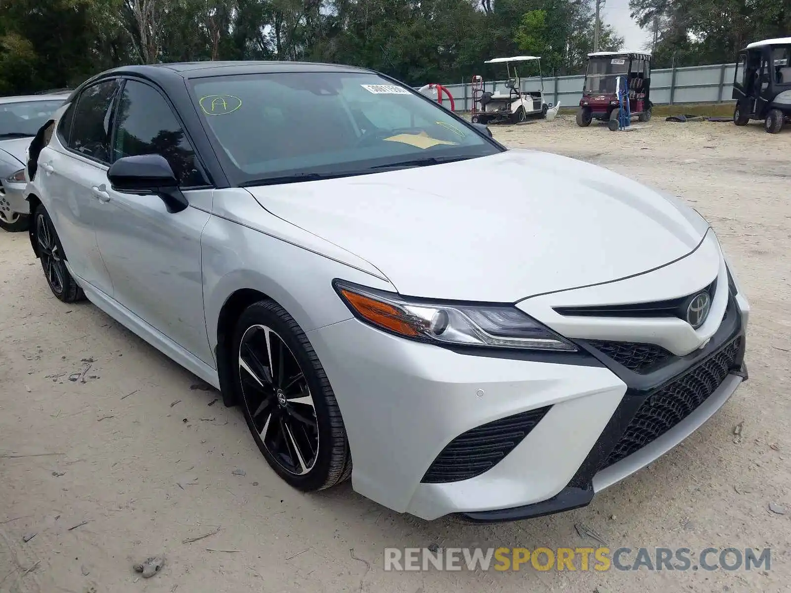 1 Photograph of a damaged car 4T1B61HK6KU200259 TOYOTA CAMRY 2019