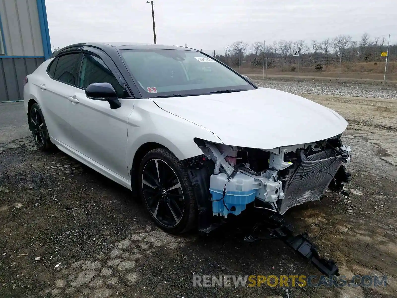 1 Photograph of a damaged car 4T1B61HK6KU204926 TOYOTA CAMRY 2019