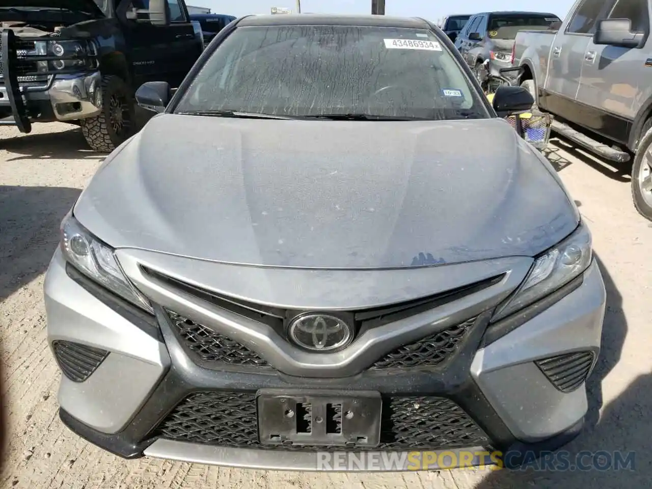 5 Photograph of a damaged car 4T1B61HK6KU205025 TOYOTA CAMRY 2019