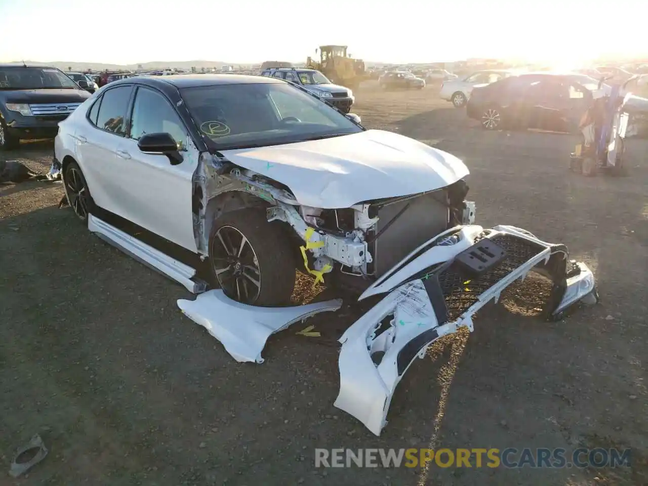 1 Photograph of a damaged car 4T1B61HK6KU205249 TOYOTA CAMRY 2019