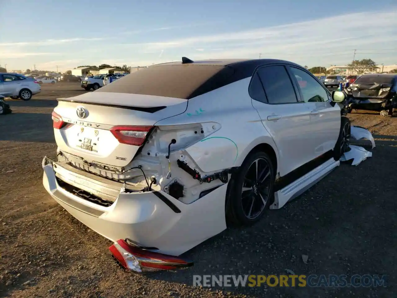 4 Photograph of a damaged car 4T1B61HK6KU205249 TOYOTA CAMRY 2019