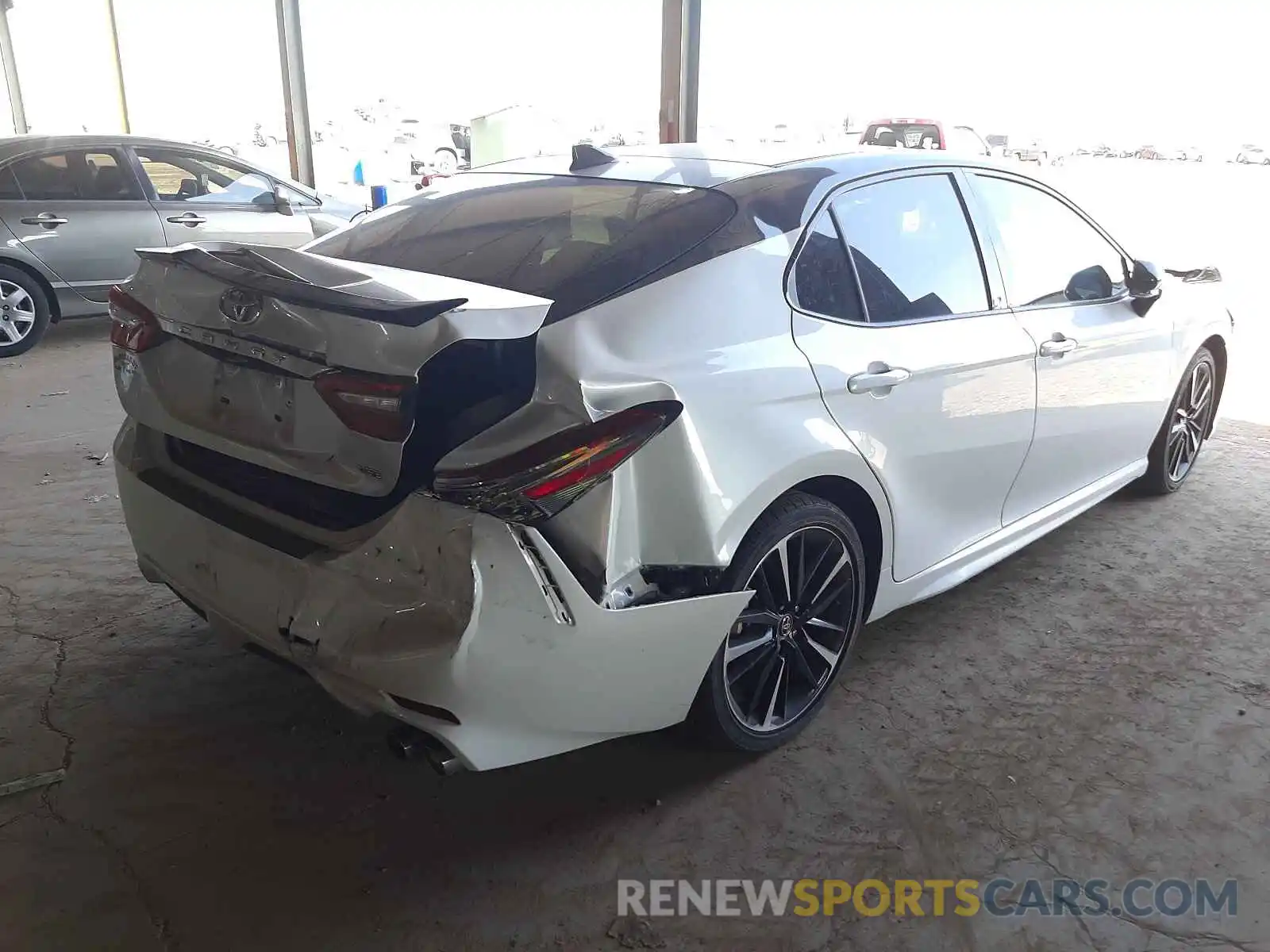 4 Photograph of a damaged car 4T1B61HK6KU213397 TOYOTA CAMRY 2019