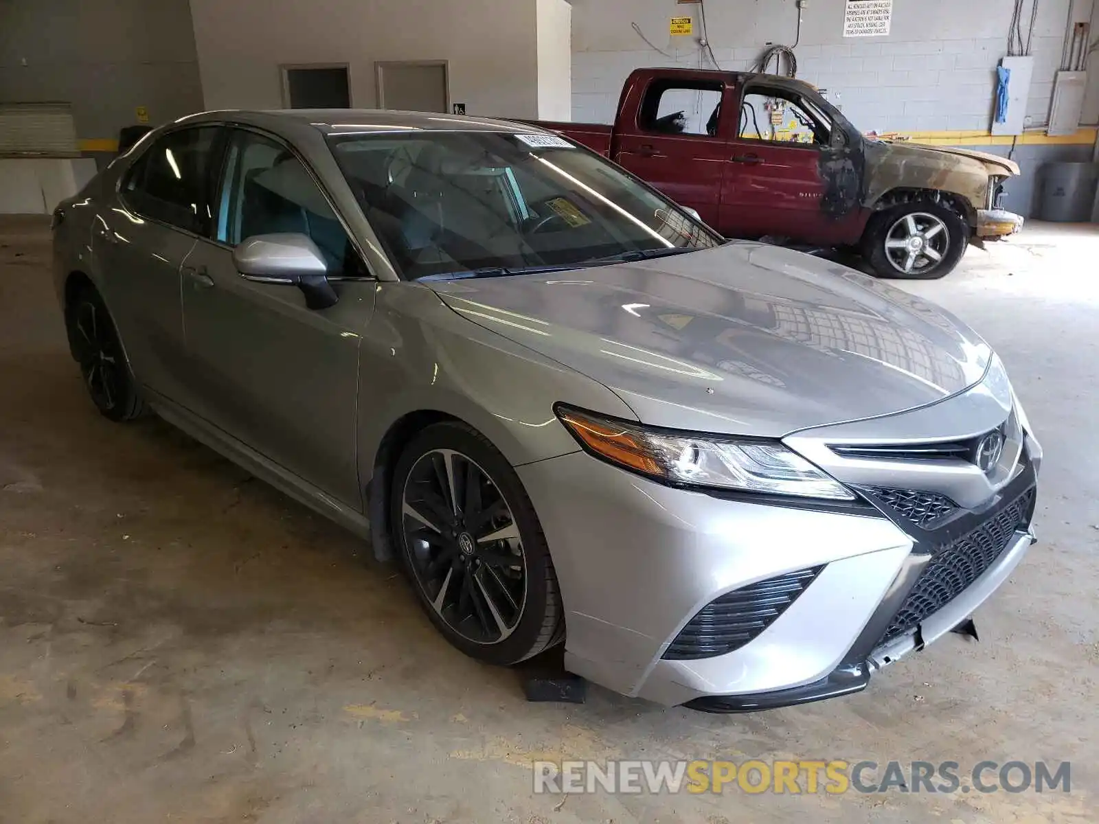 1 Photograph of a damaged car 4T1B61HK6KU214002 TOYOTA CAMRY 2019