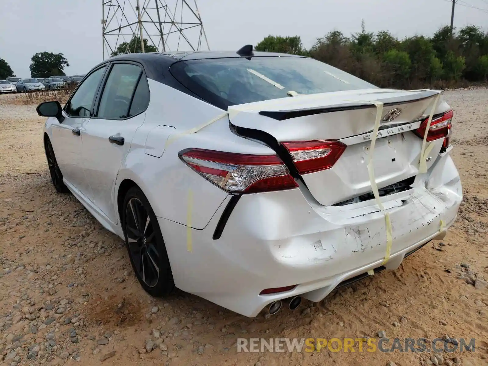 3 Photograph of a damaged car 4T1B61HK6KU220589 TOYOTA CAMRY 2019