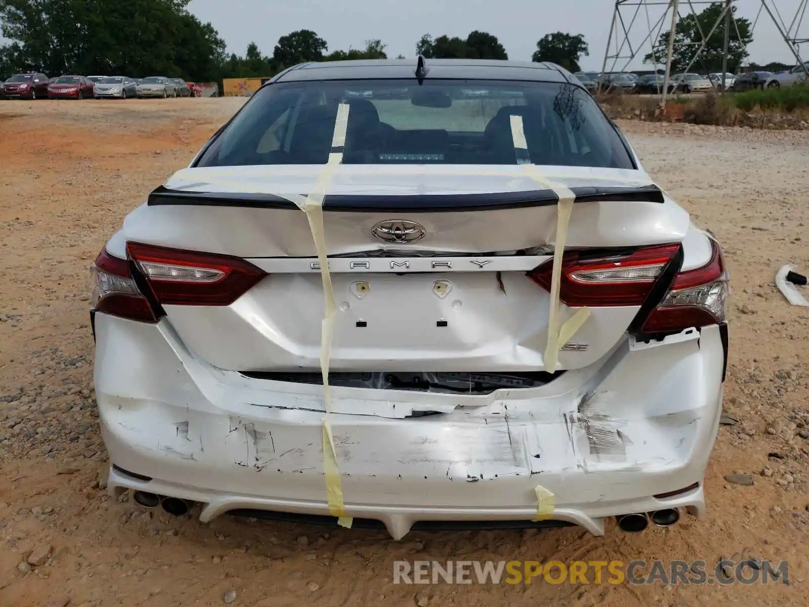 9 Photograph of a damaged car 4T1B61HK6KU220589 TOYOTA CAMRY 2019