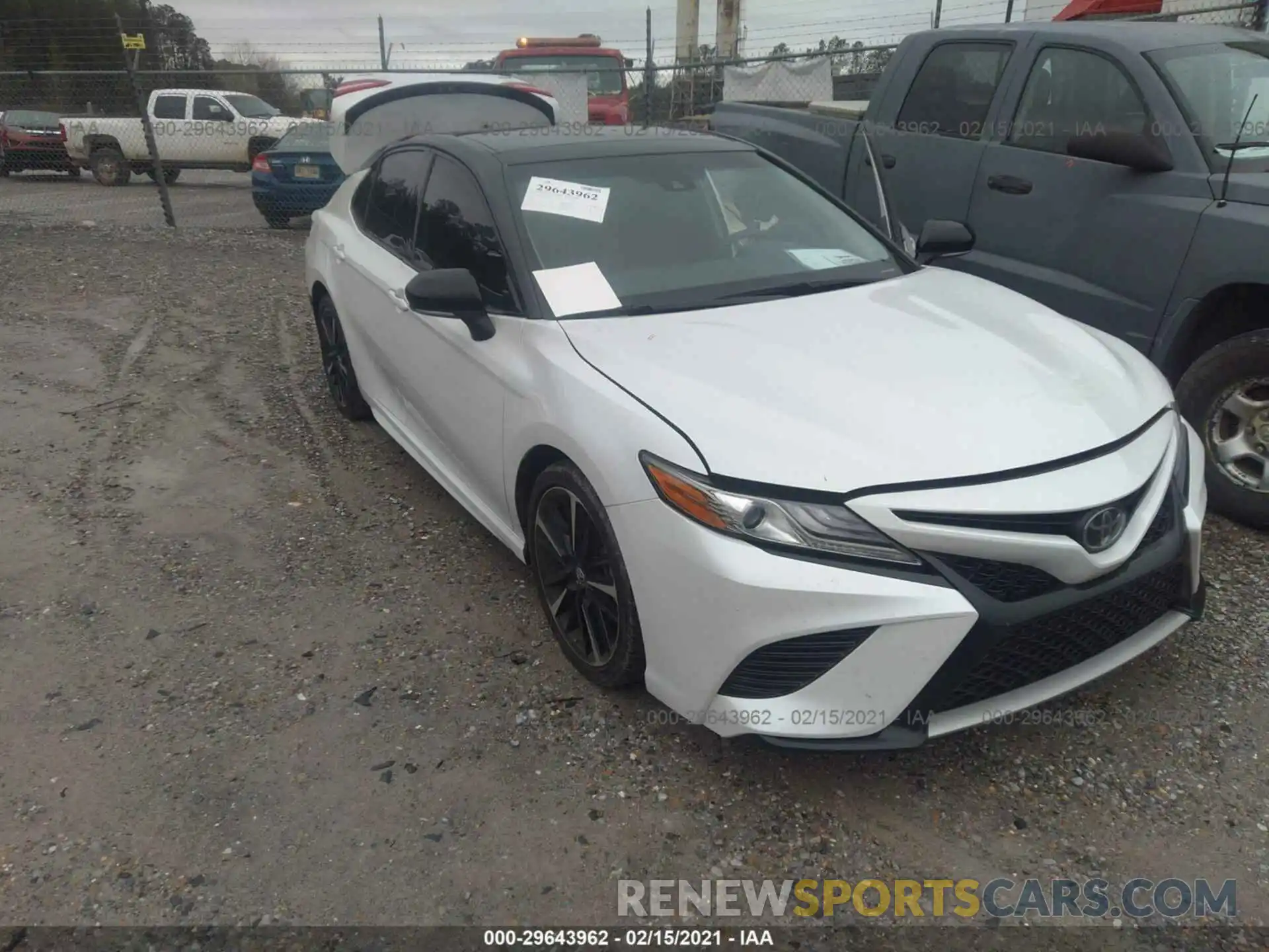 1 Photograph of a damaged car 4T1B61HK6KU220804 TOYOTA CAMRY 2019