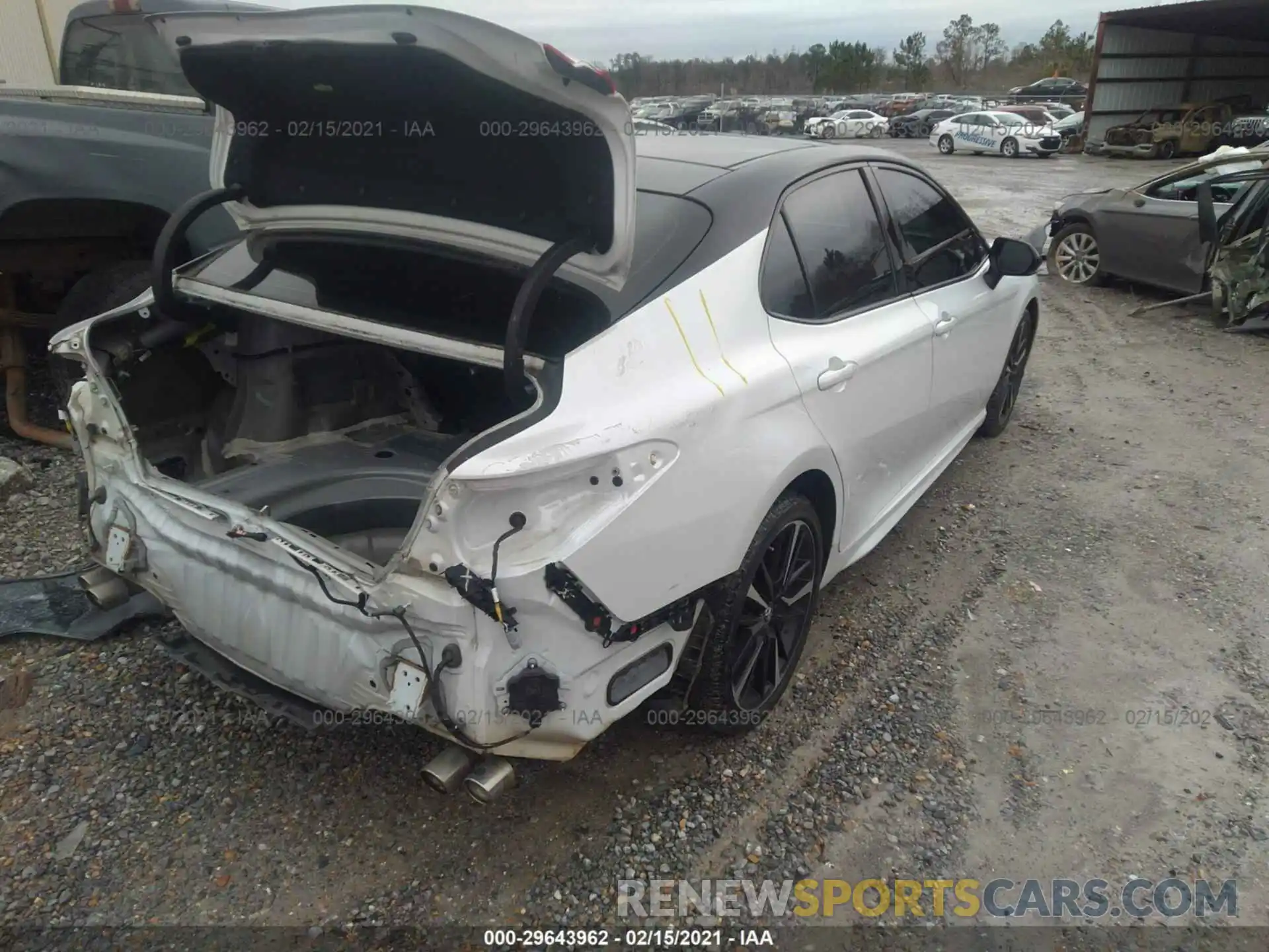 4 Photograph of a damaged car 4T1B61HK6KU220804 TOYOTA CAMRY 2019