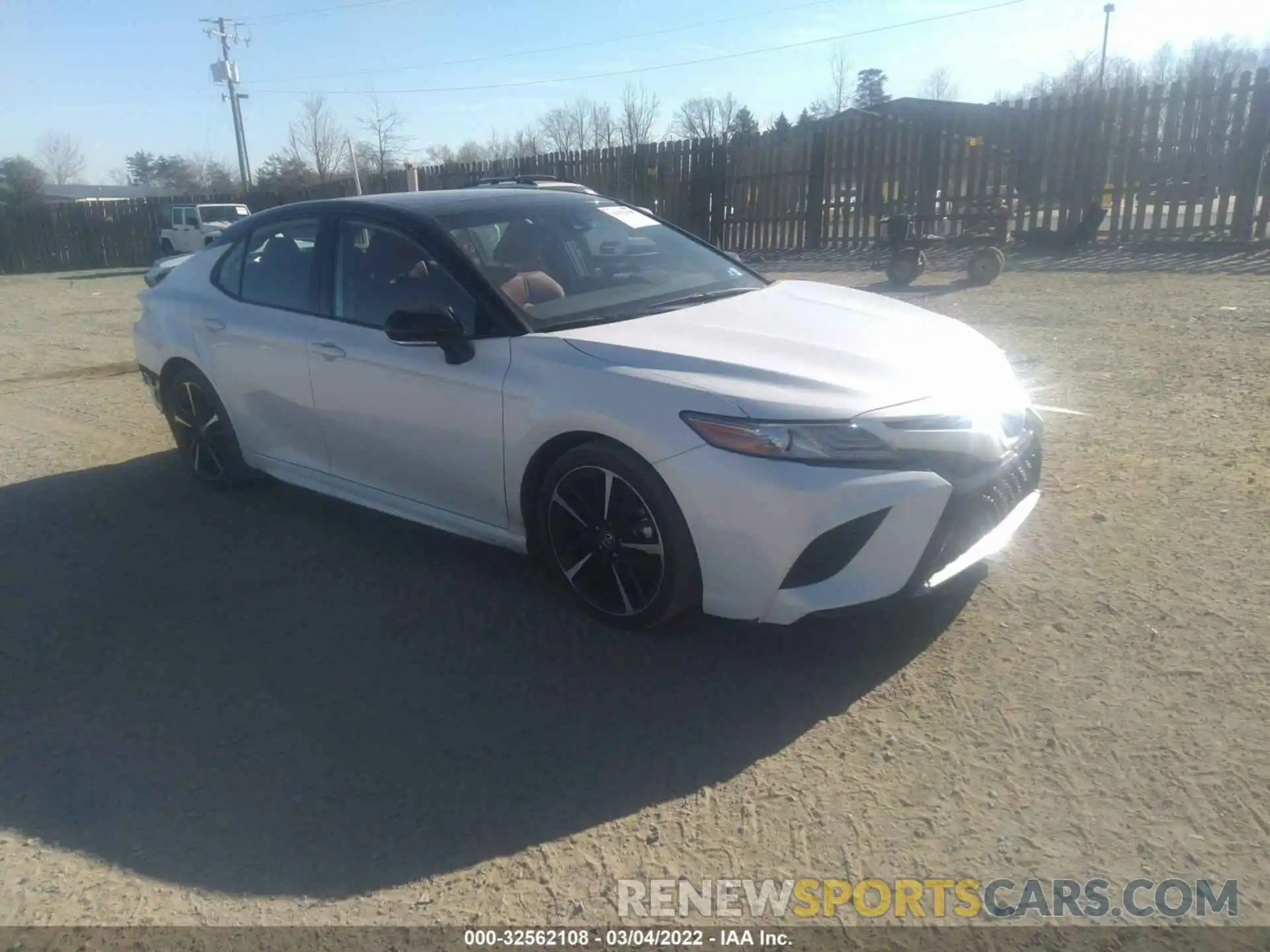 1 Photograph of a damaged car 4T1B61HK6KU221919 TOYOTA CAMRY 2019