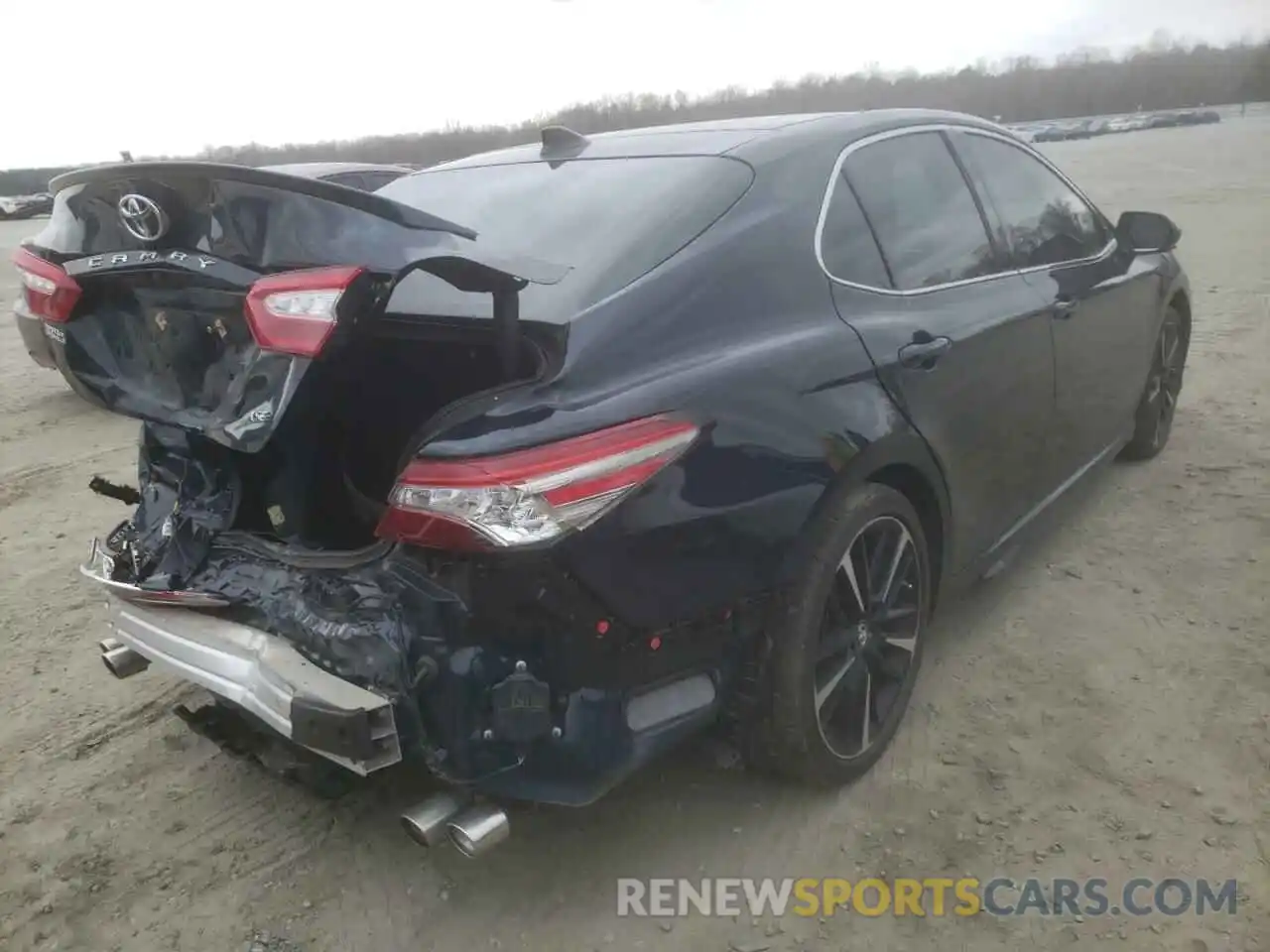 4 Photograph of a damaged car 4T1B61HK6KU235111 TOYOTA CAMRY 2019