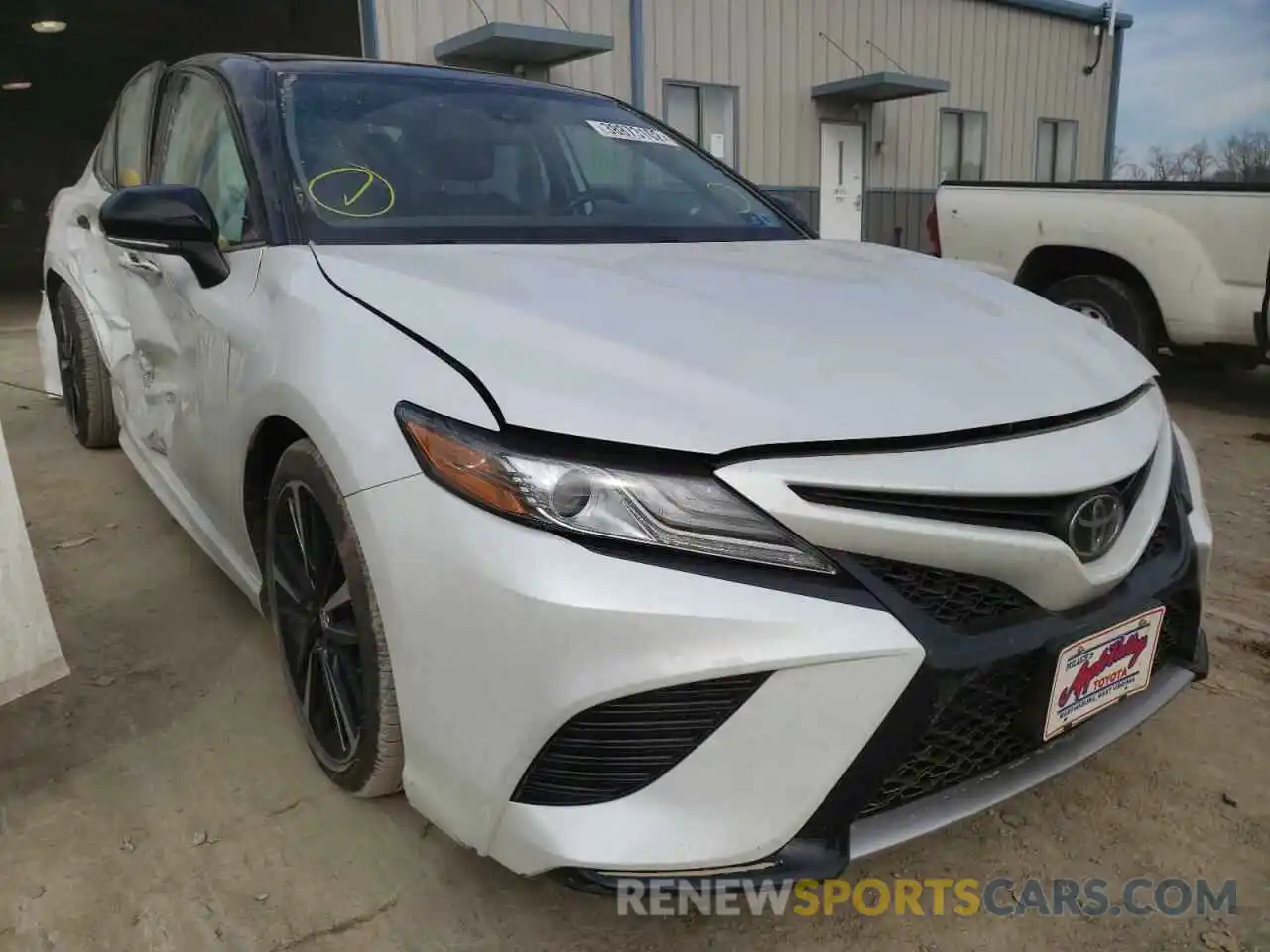 1 Photograph of a damaged car 4T1B61HK6KU235707 TOYOTA CAMRY 2019