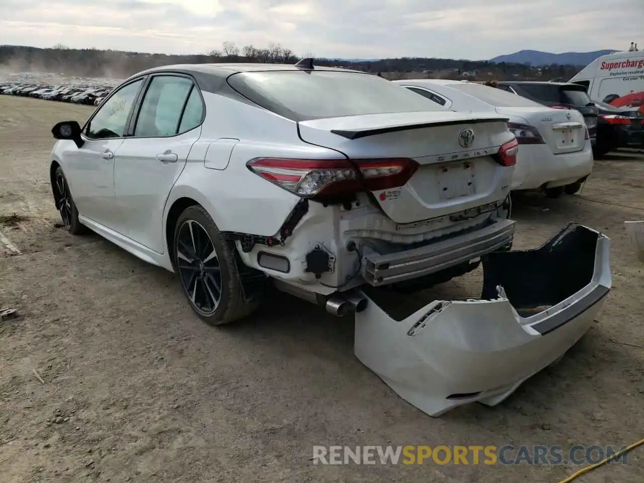 3 Photograph of a damaged car 4T1B61HK6KU235707 TOYOTA CAMRY 2019