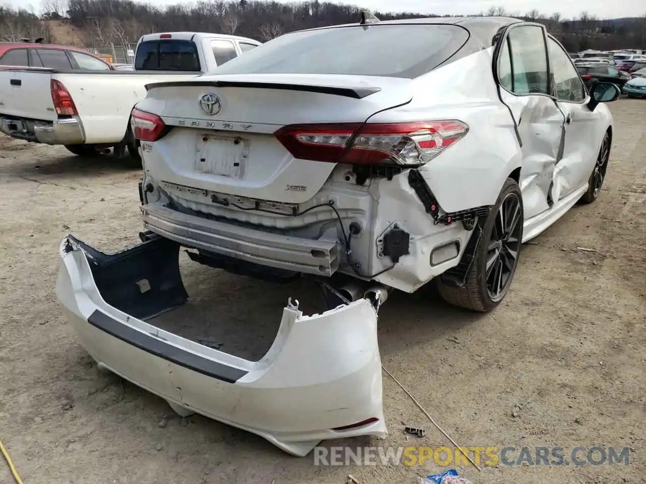 4 Photograph of a damaged car 4T1B61HK6KU235707 TOYOTA CAMRY 2019