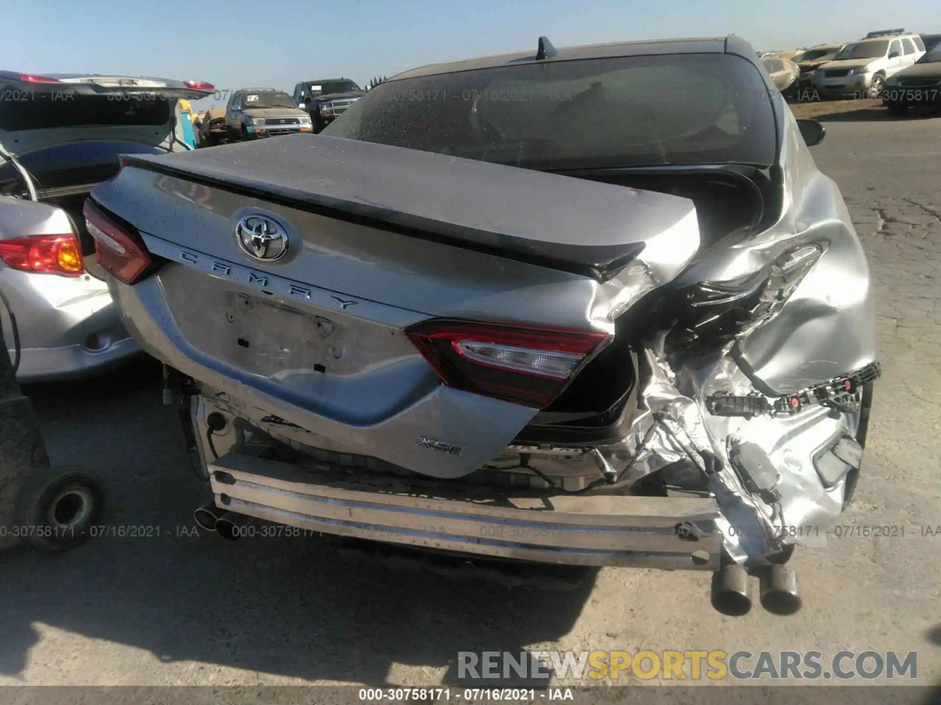 6 Photograph of a damaged car 4T1B61HK6KU245041 TOYOTA CAMRY 2019