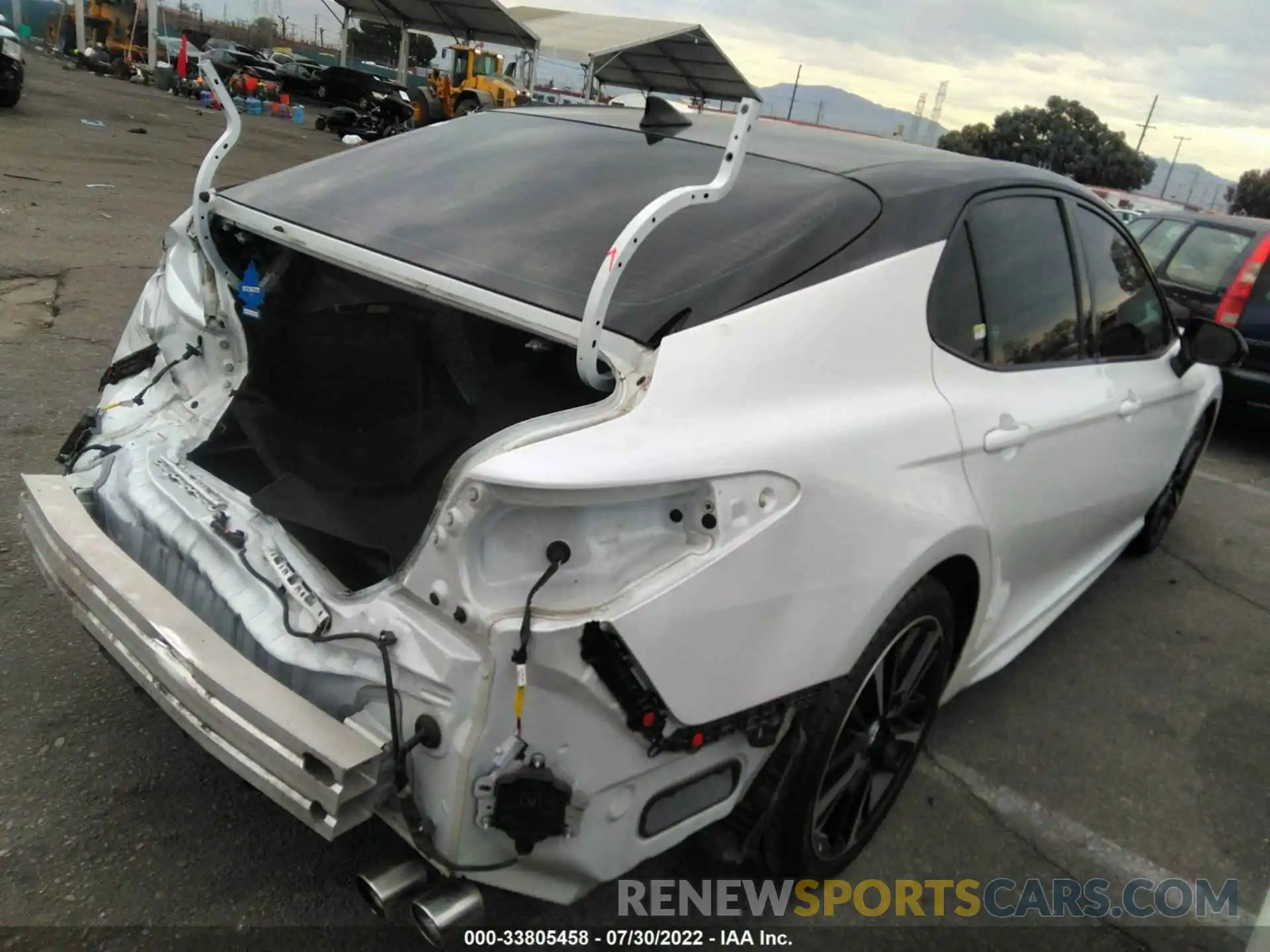 4 Photograph of a damaged car 4T1B61HK6KU249185 TOYOTA CAMRY 2019