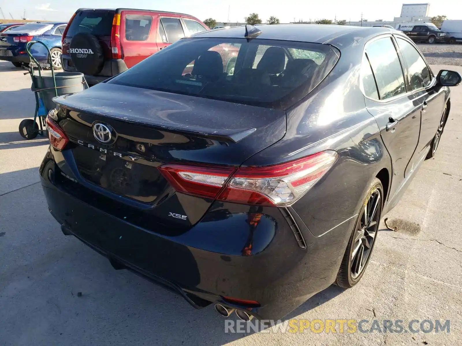 4 Photograph of a damaged car 4T1B61HK6KU258887 TOYOTA CAMRY 2019