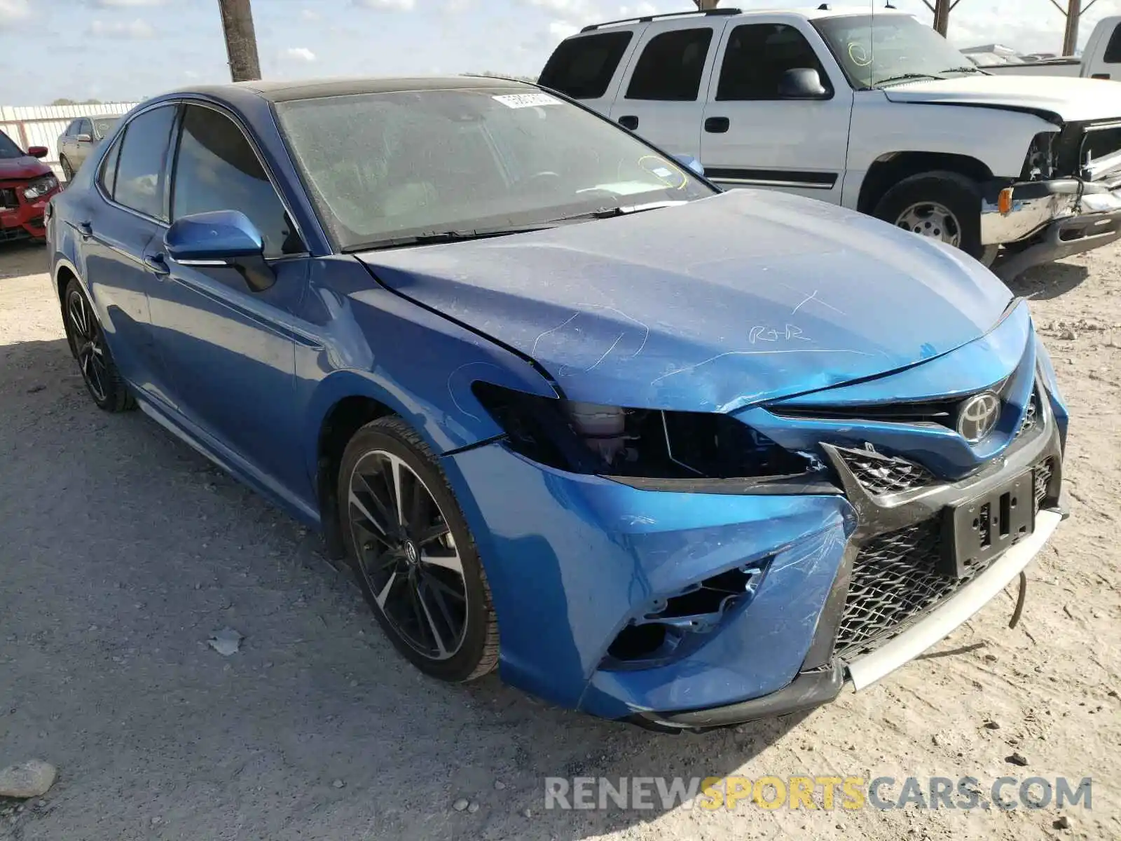 1 Photograph of a damaged car 4T1B61HK6KU260543 TOYOTA CAMRY 2019