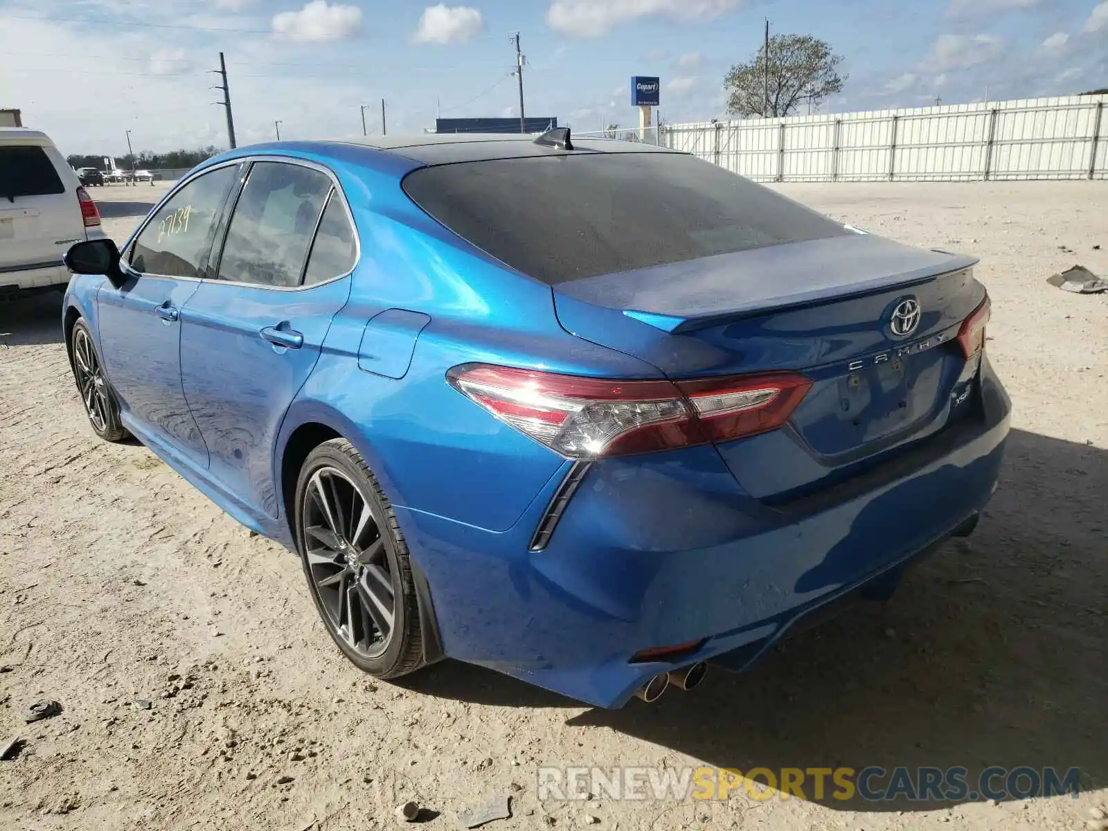 3 Photograph of a damaged car 4T1B61HK6KU260543 TOYOTA CAMRY 2019