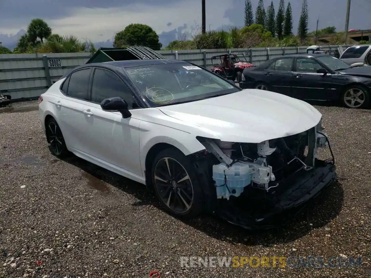 1 Photograph of a damaged car 4T1B61HK6KU268691 TOYOTA CAMRY 2019