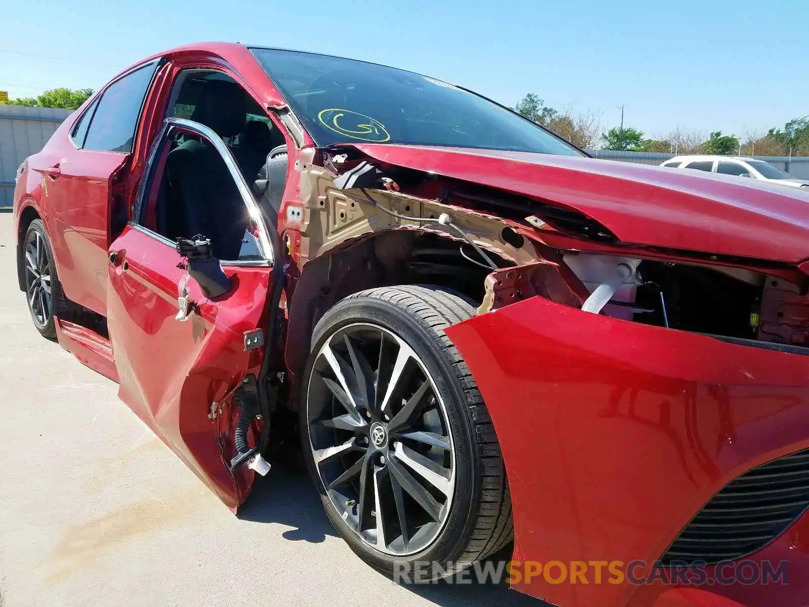 9 Photograph of a damaged car 4T1B61HK6KU270537 TOYOTA CAMRY 2019