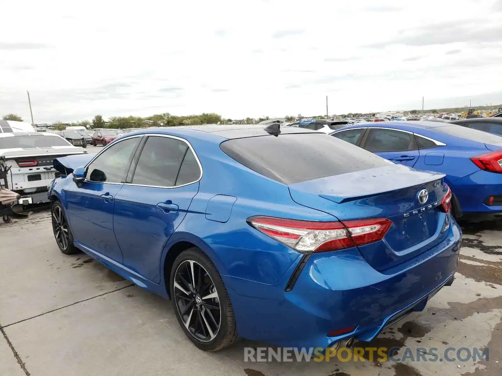 3 Photograph of a damaged car 4T1B61HK6KU270828 TOYOTA CAMRY 2019