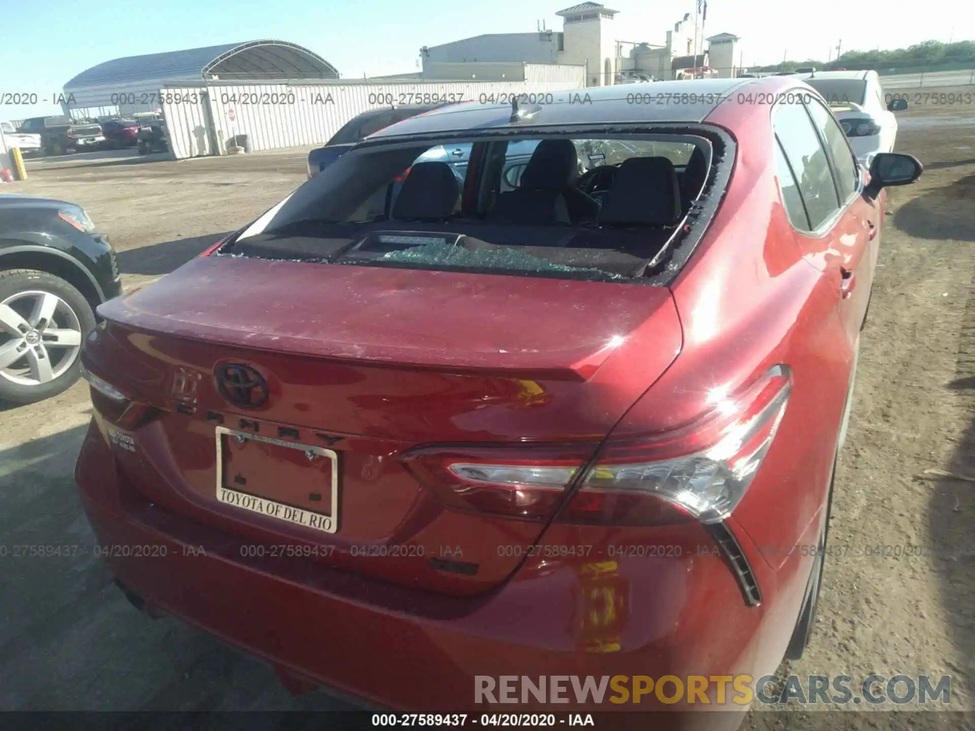 6 Photograph of a damaged car 4T1B61HK6KU285524 TOYOTA CAMRY 2019