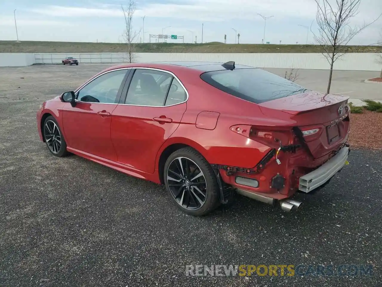 2 Photograph of a damaged car 4T1B61HK6KU285832 TOYOTA CAMRY 2019